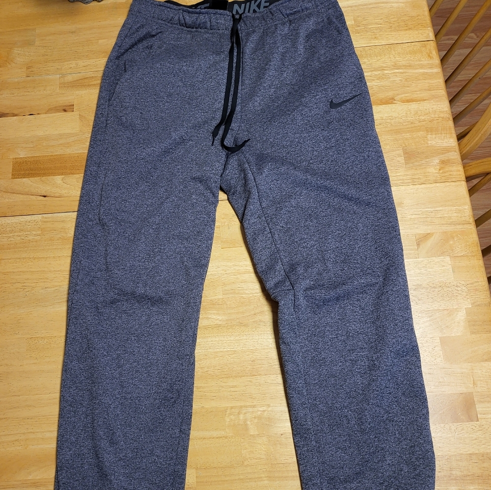 Nike Dri Fit Medium Sweatpants Gray